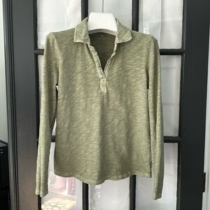Elliott Lauren green long sleeve polo collar tee 🌿
